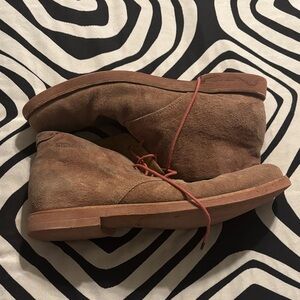 Sebago Tan Suede Chukka Boots